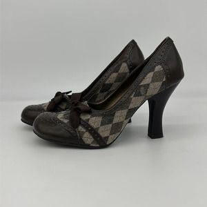 Bongo brown Mary Jane style heels size 7